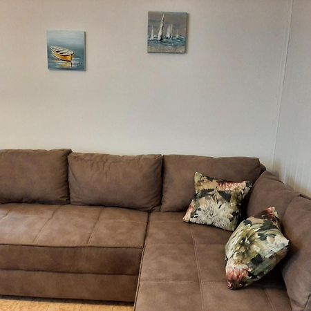 Apartmani Banina Ika Buitenkant foto