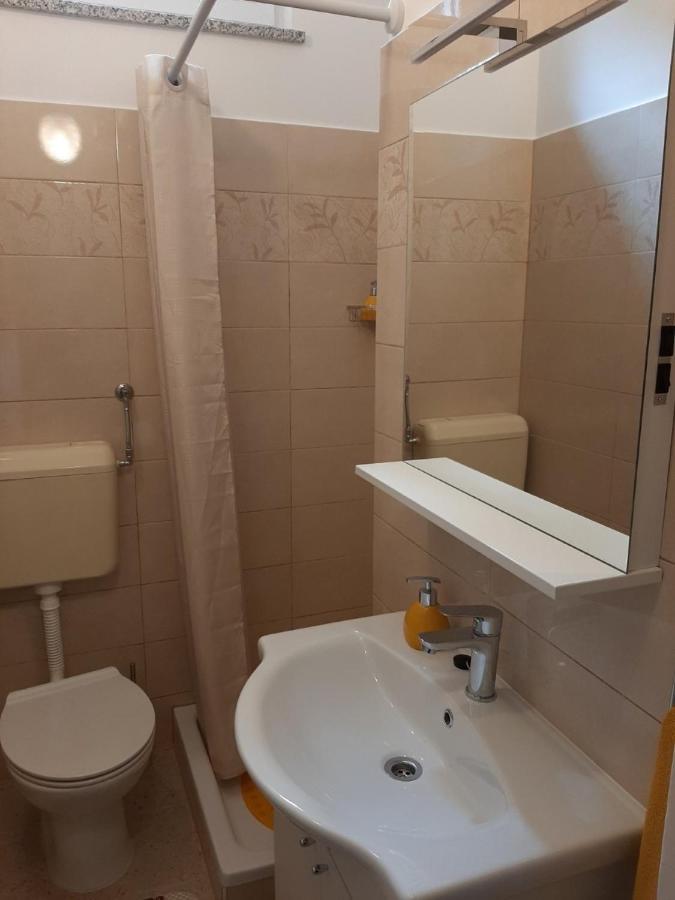 Apartmani Banina Ika Buitenkant foto